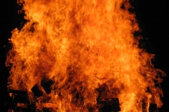 5 - Der Holzstapel brennt lichterloh